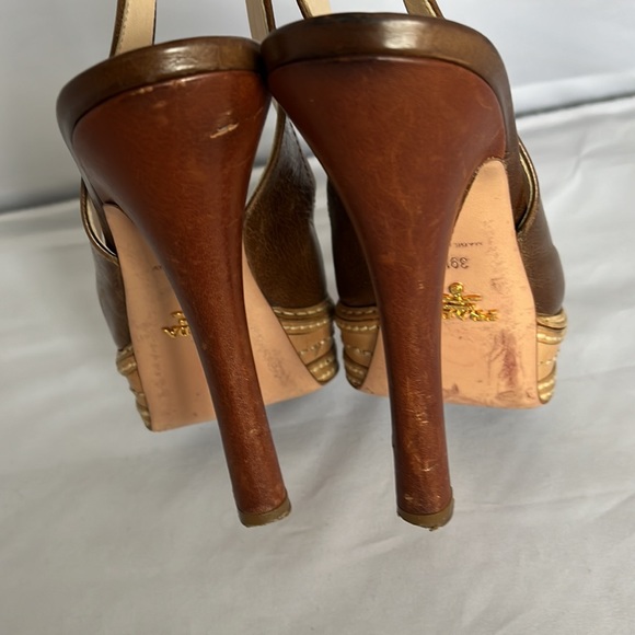 PRADA
Leather Whipstitch Trim Slingback Pumps - Picture 6 of 8